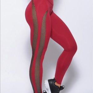 BOMBSHELL SPORTSWEAR MOHAWK bra and leggings